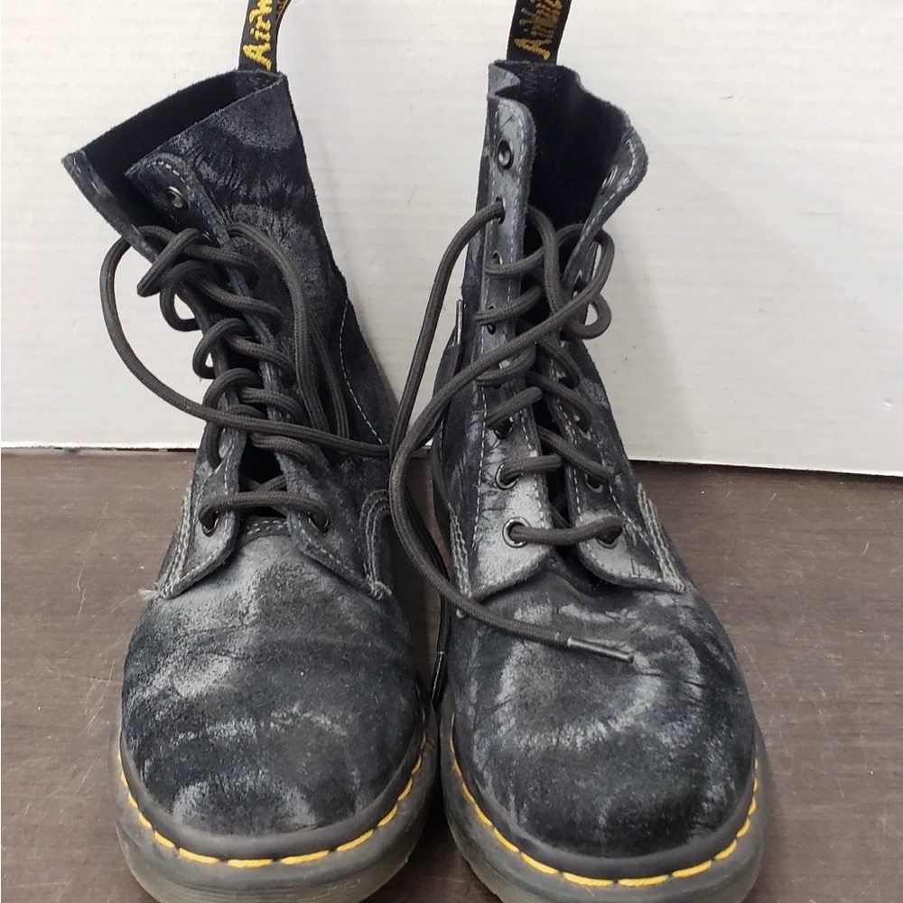 NWOT Dr. Martens Tie Dye 1460 Pascal Lace-Up Boots. Size 7M/8L
